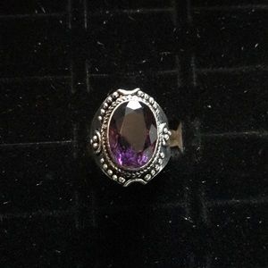 Stunning sterling silver and amethyst ring! 7.5
